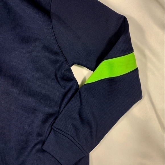 Seahawks Embroidered Logo Hoodie Youth Large - Picture 9 of 10